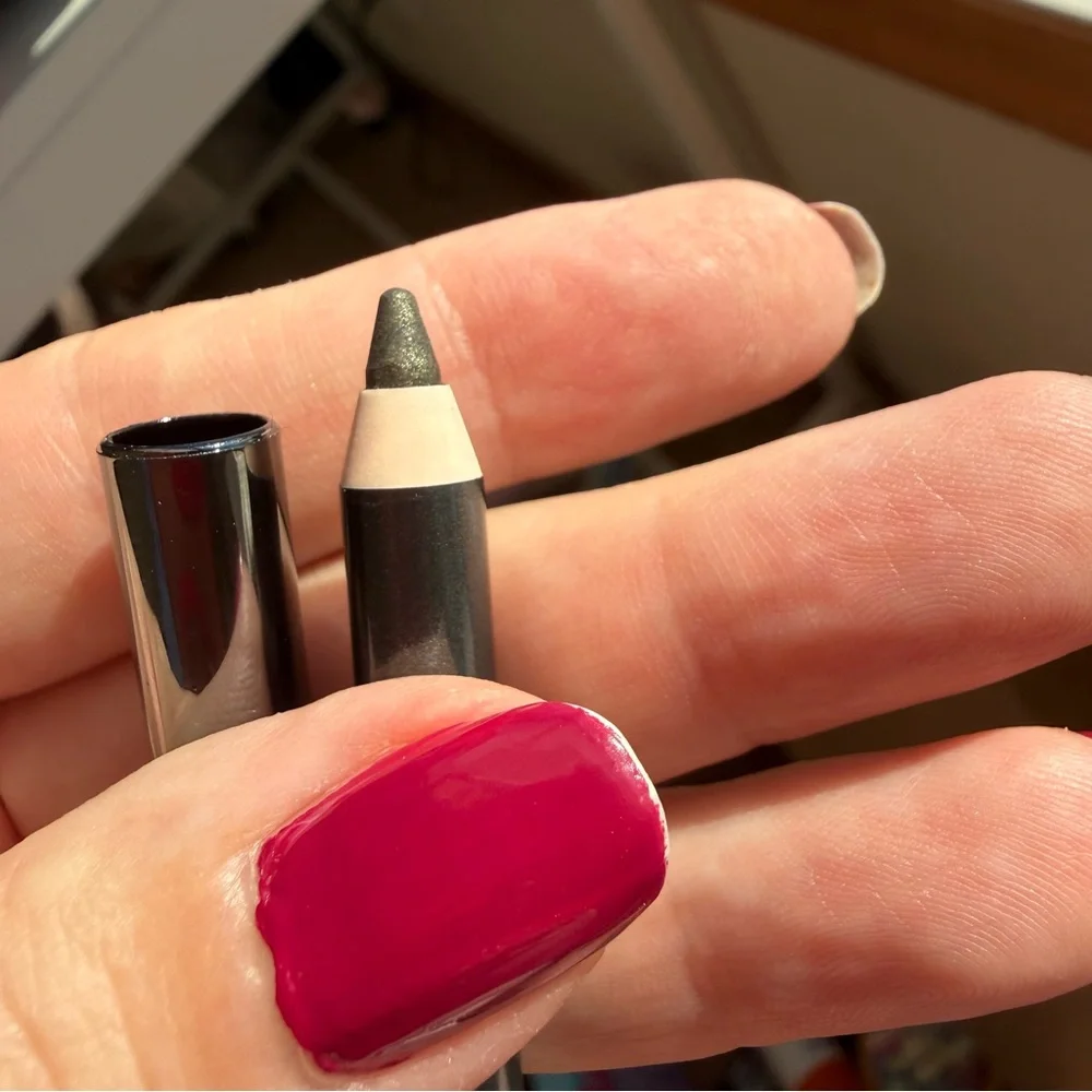 NEW Chantecaille Luster Glide Eye Liner in Color: Olive Brocade - GORGEOUS!